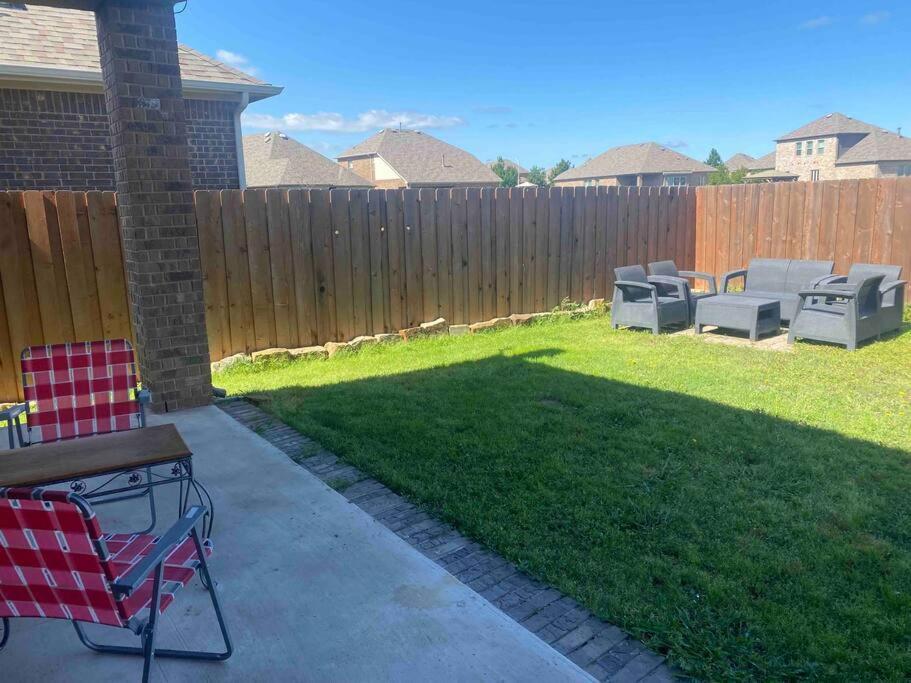 Cozy Home Close To St Davids And Metro Rail In Old Town Leander Exterior photo